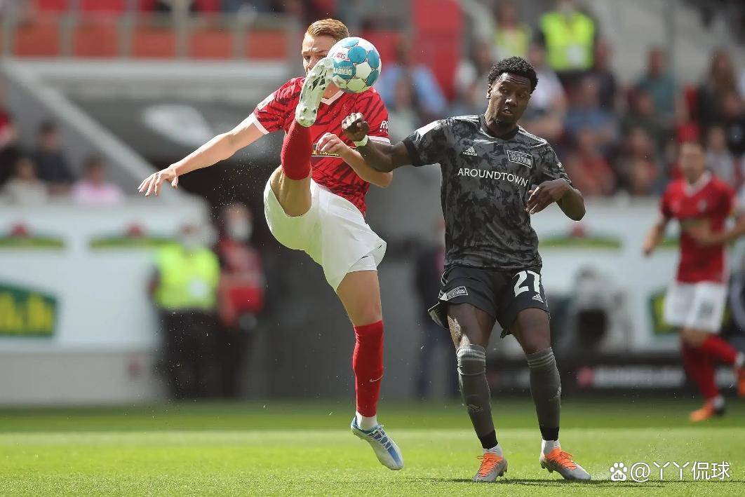 爱游戏-包含弗赖堡再度告捷，继续保持不败纪录的词条