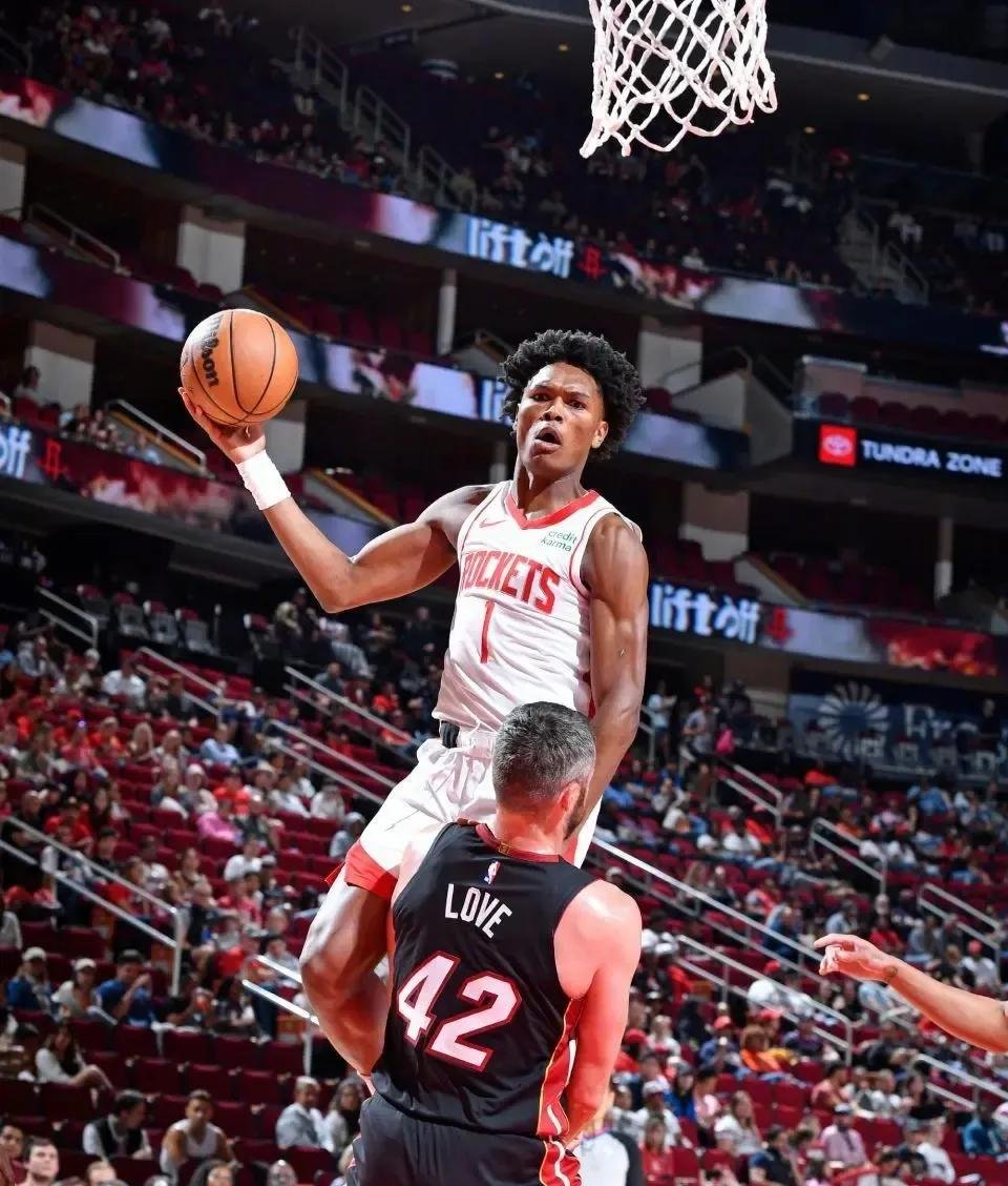 包含骑士逆转火箭获胜,球队庆祝胜利的词条 包含骑士逆转火箭获胜,球队庆祝胜利的词条