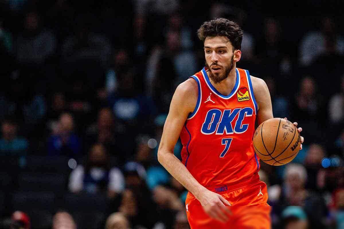 球队签下新秀球员，引发球迷期待(nba球员新秀合同到期后,可以签多大合同)