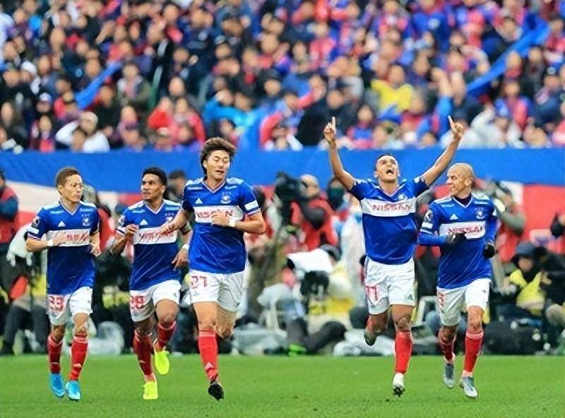 爱游戏-包含阿尔艾因严阵以待,防守端力求零封对手的词条