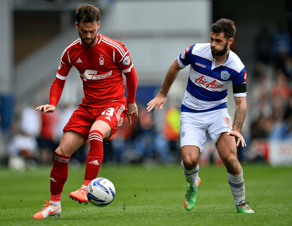 爱游戏官网-关于阿尔艾因球迷现场助威，激发球队夺冠斗志的信息