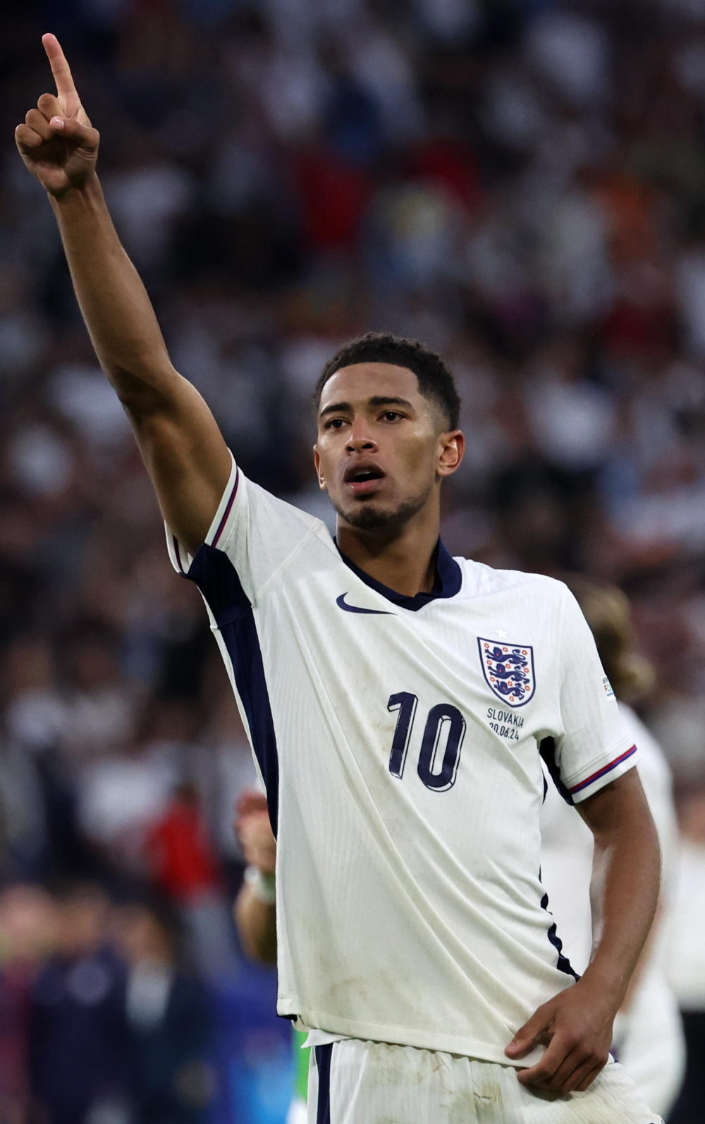 爱游戏官网-英格兰首战大捷,展望欧锦赛冠军梦的简单介绍