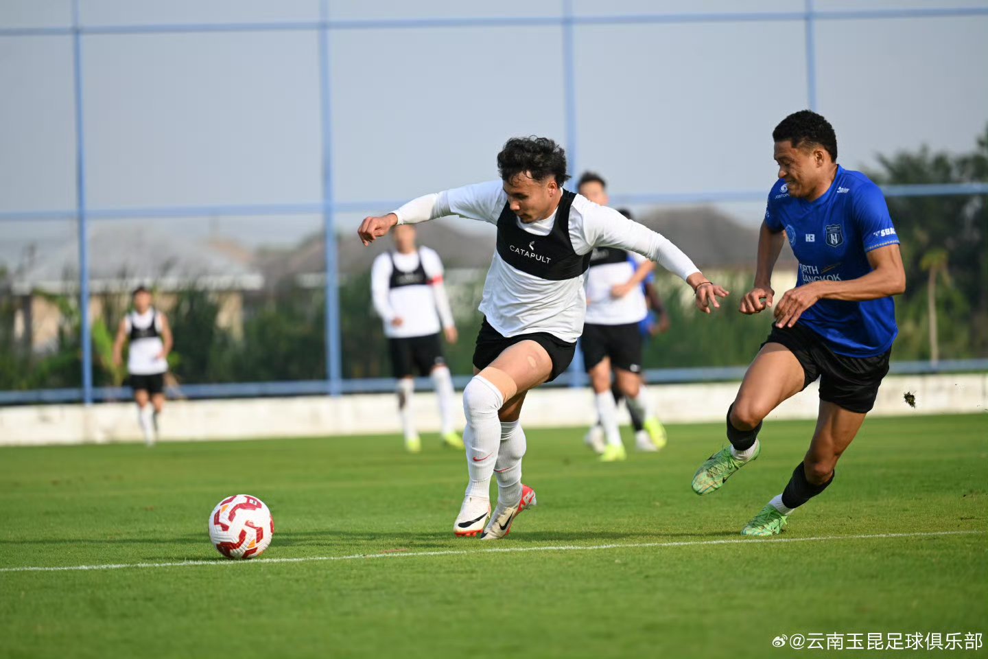 爱游戏官网-曼谷球队击败对手,晋级半决赛