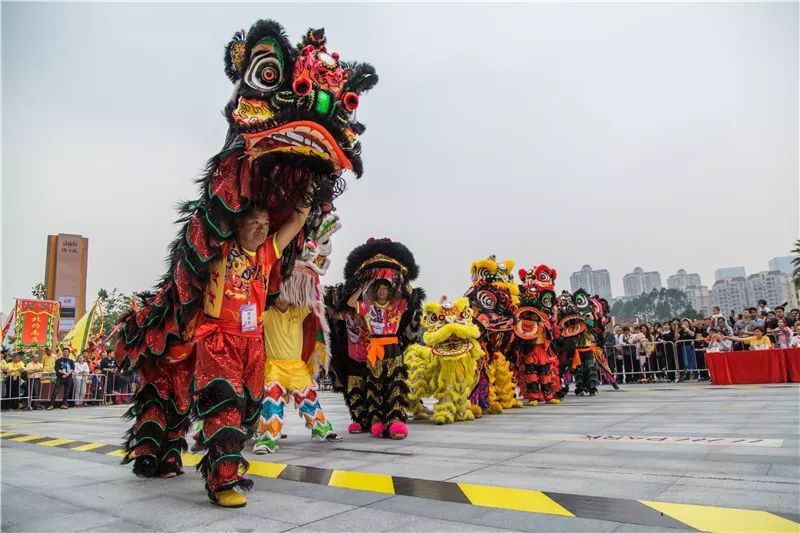激烈比拼,冠军奖杯悬在眼前的简单介绍 激烈比拼,冠军奖杯悬在眼前的简单介绍