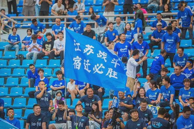 包含主场球迷呐喊助威,助威声音震耳欲聋的词条 包含主场球迷呐喊助威,助威声音震耳欲聋的词条