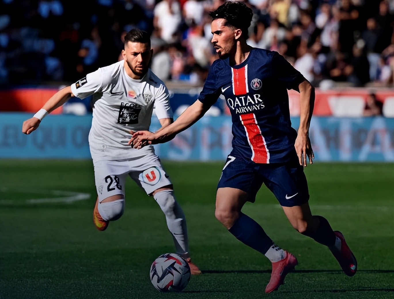 爱游戏官网-包含出色表现!巴黎球星绝杀,狭胜对手的词条