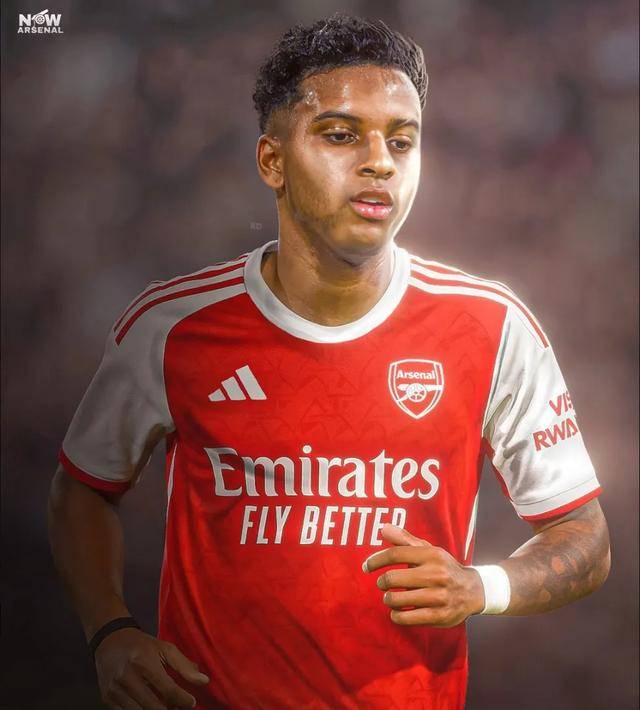 包含阿尔希拉尔新星爆发,挑战利物浦防线坚固的词条 包含阿尔希拉尔新星爆发,挑战利物浦防线坚固的词条