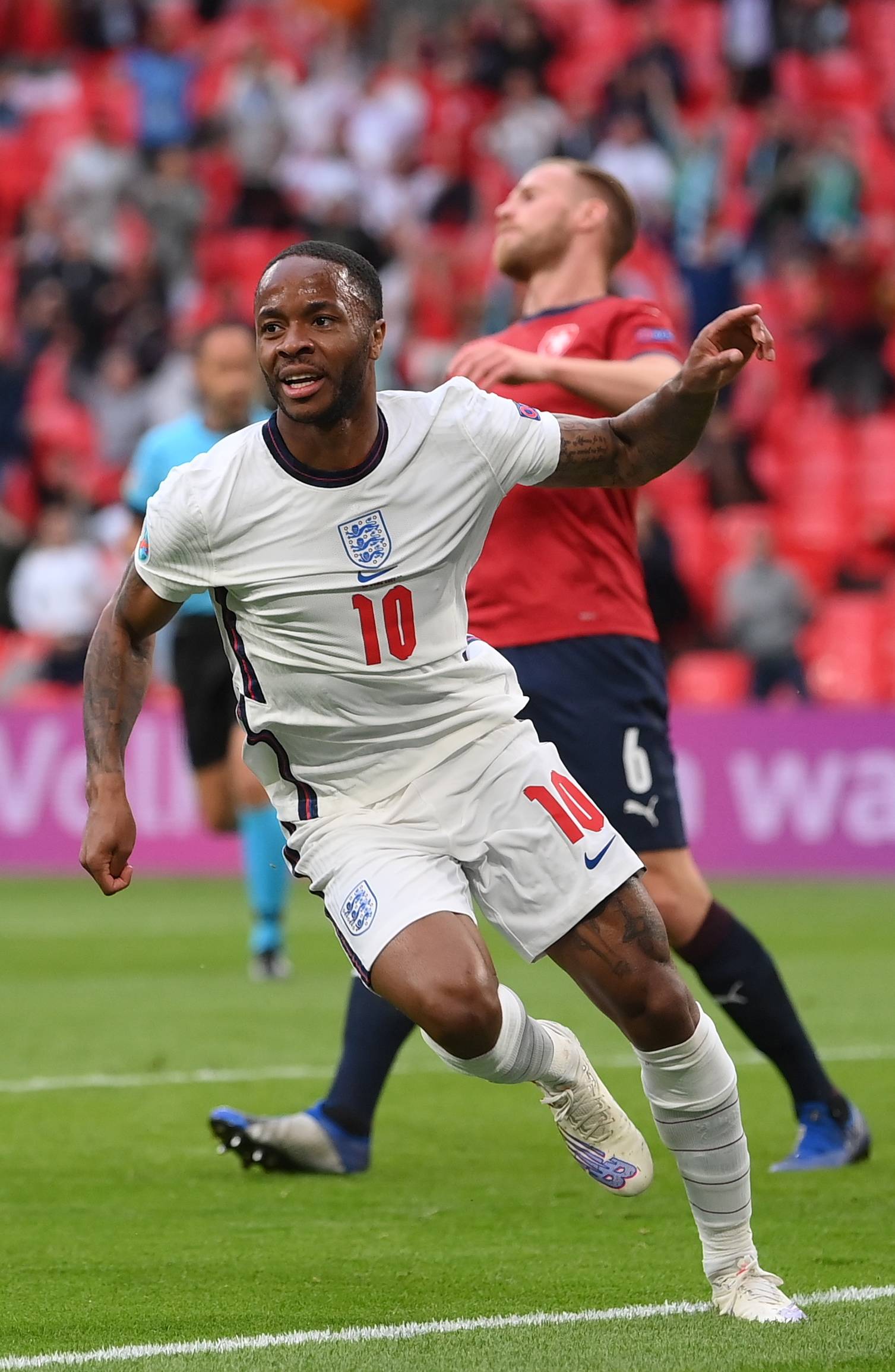 爱游戏app-英格兰轻松过关，赢得欧锦赛比赛权