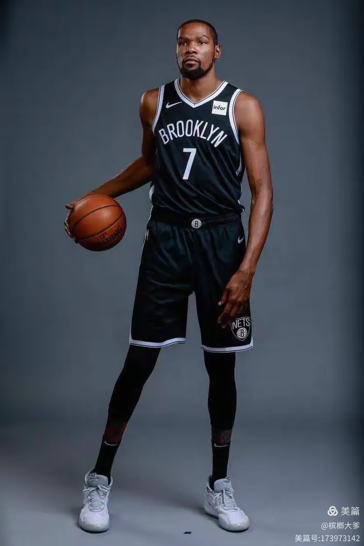 场上英雄辈出，篮球荣誉之路的简单介绍