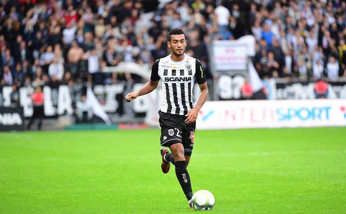 包含里昂客场击败蒙彼利埃，保持主场不败的词条