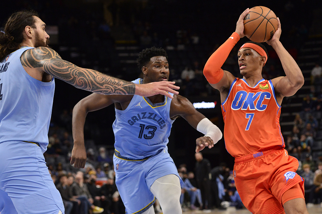 爱游戏体育网站-包含大连一方客场胜河南建业，摆脱连败的词条